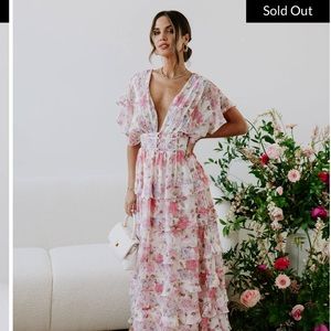 ✨NWT Vici Maxi Dress